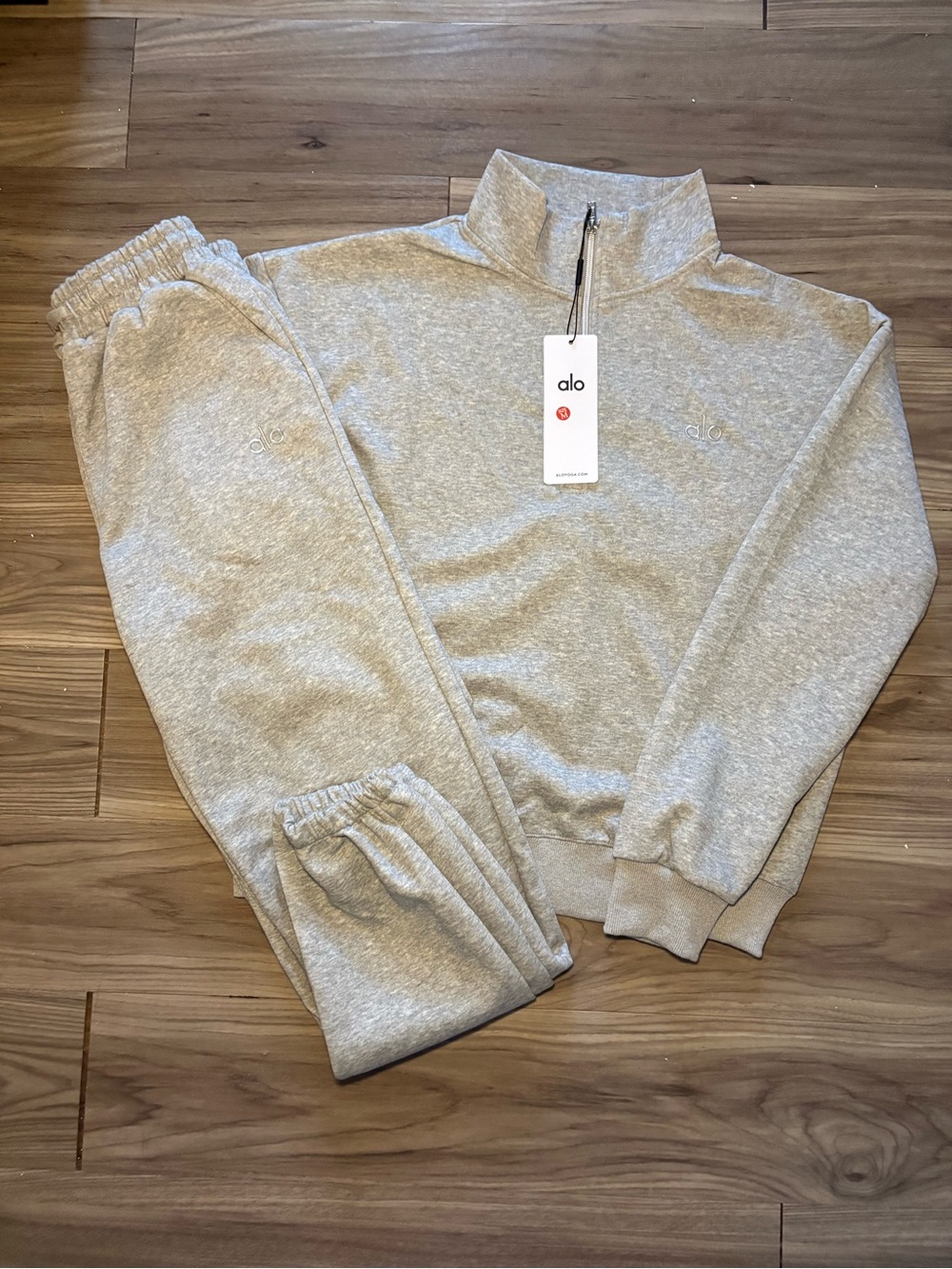 ALO Yoga Men’s Light Heather Gray Quarter-Zip Pullover